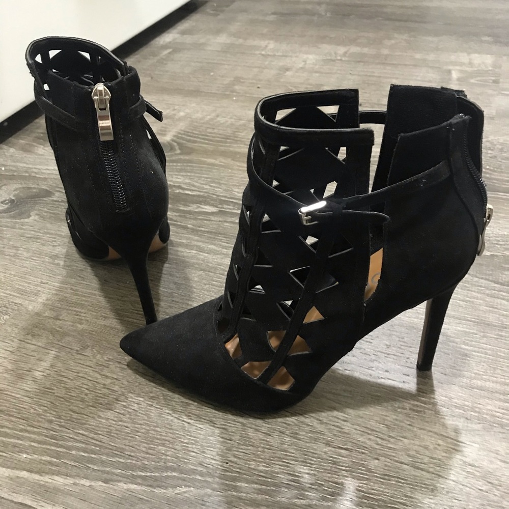 Report cut out heels 👠